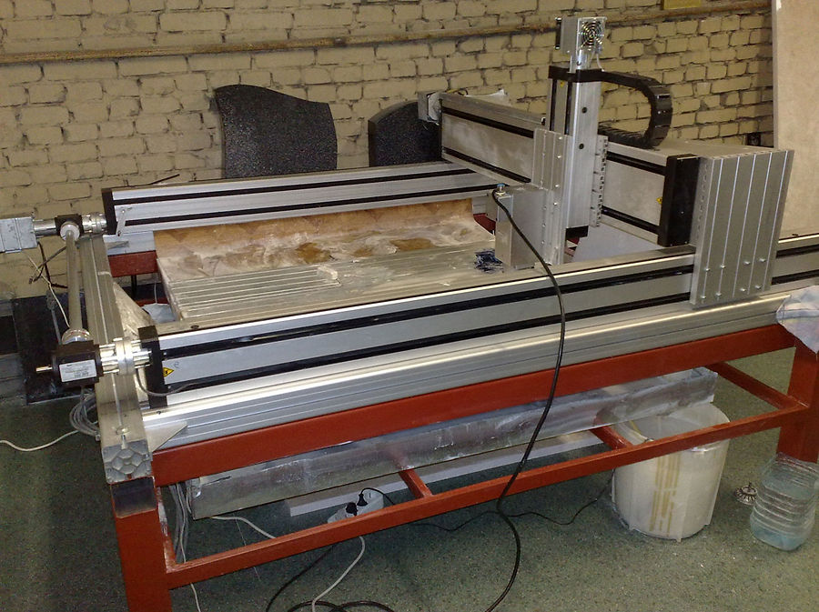 Фрезерные станки в работе